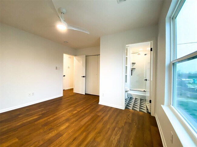 Building Photo - 7208 Meador Ave