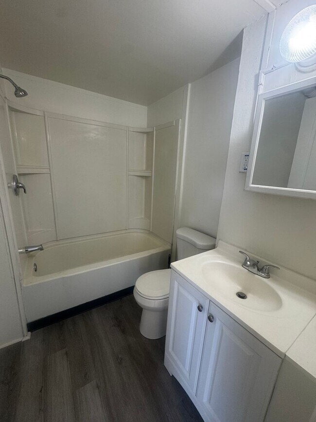 Building Photo - 222 N 12th St