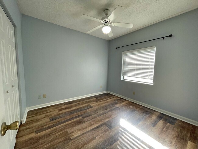 Building Photo - First floor 2BR/2BA Conquistador Condo