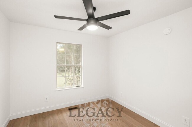 Building Photo - 100 Sadler Ct