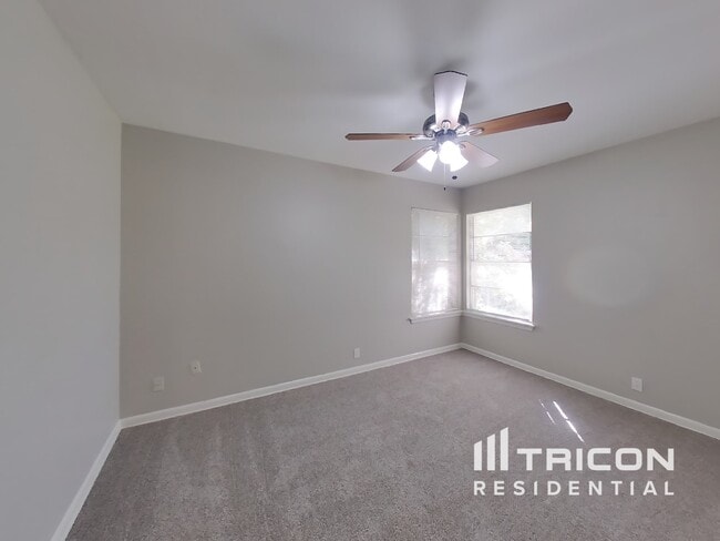 Building Photo - 1506 Viewridge Dr