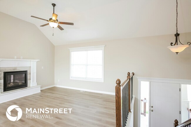 Building Photo - 1404 Silhouette Dr