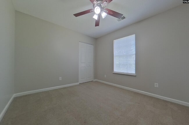 Building Photo - 390 Fox Trot Dr