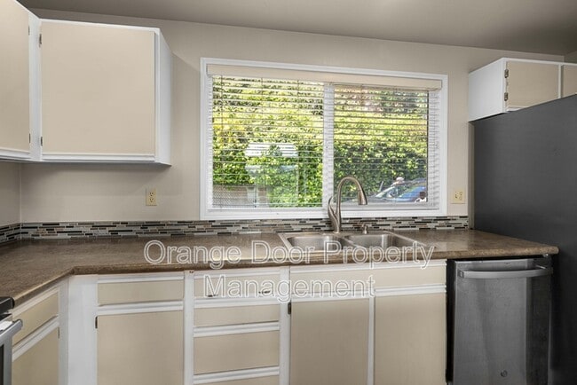 Building Photo - 3602 Nassau Ave NE