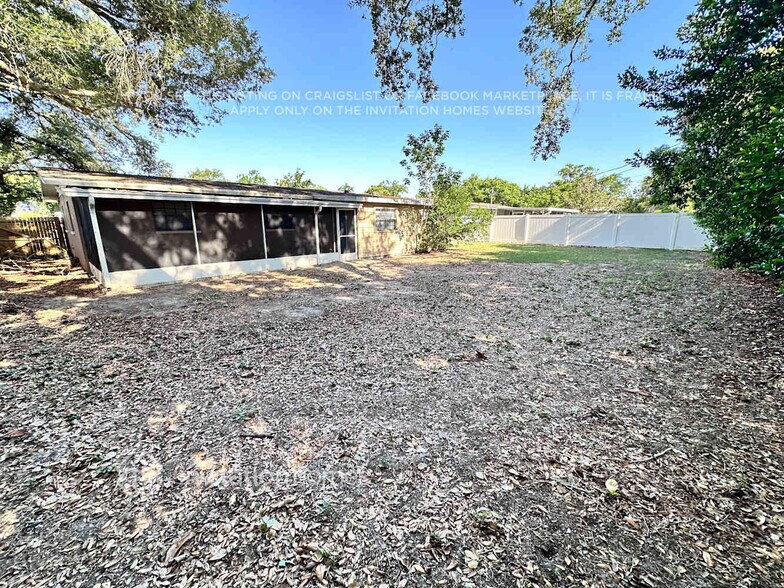 Building Photo - 907 Skyview Dr