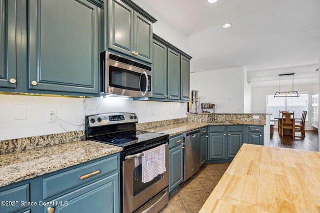 Building Photo - 1236 Alaqua Way
