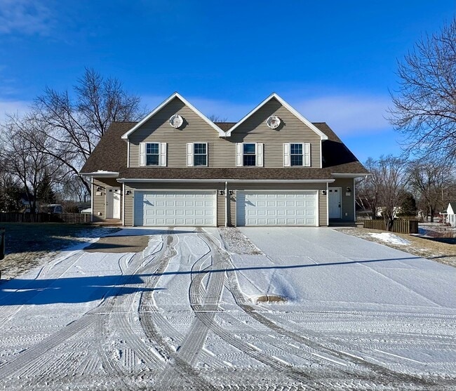 Building Photo - 1170-1172-1172 S Atrium Ct