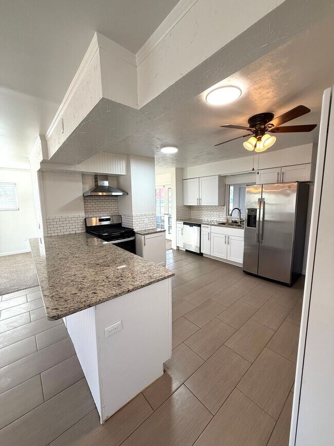 Building Photo - 1431 Johnston Ave