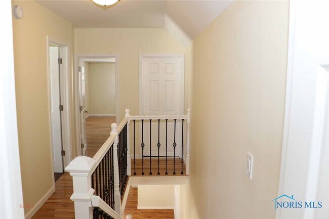 Building Photo - 129 Oswald St