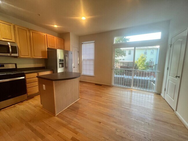Building Photo - Updated 3 Bedroom Townhome in Upper Marlboro!