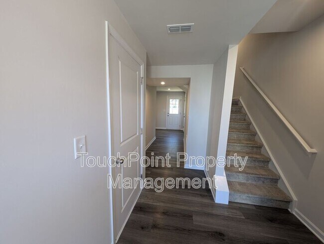 Building Photo - 2059 Langer St