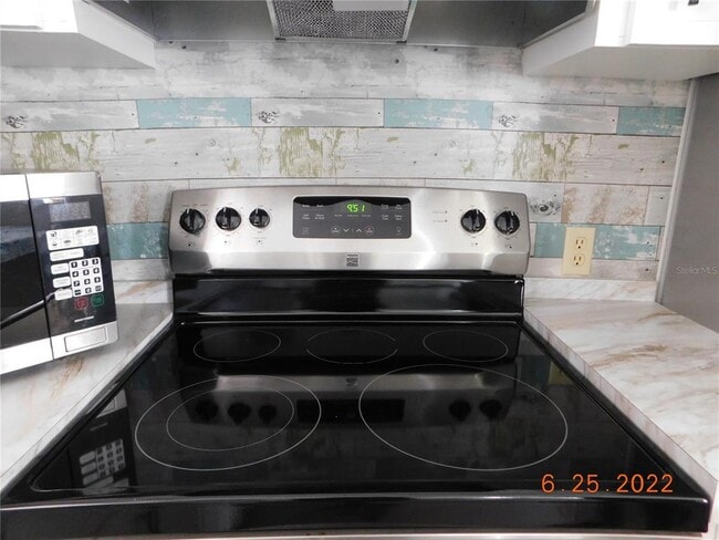 Building Photo - 3111 Dorothy Pl