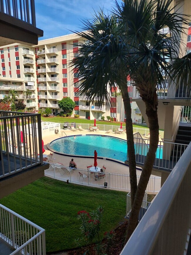 Building Photo - Move In Special 1st Month Rent Free- 1 Bed...