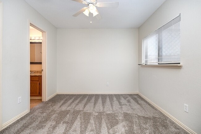 Building Photo - 1521 Wheatfield Ct