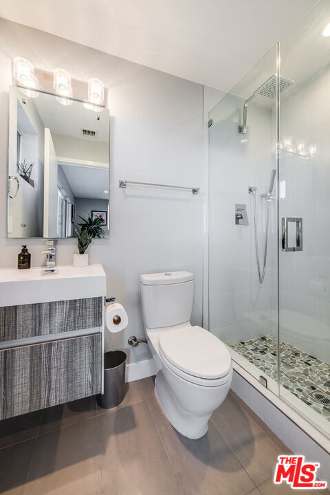 Building Photo - 7191 Pacific View Dr