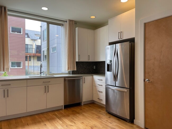 Building Photo - 2311A 48th Ave SW