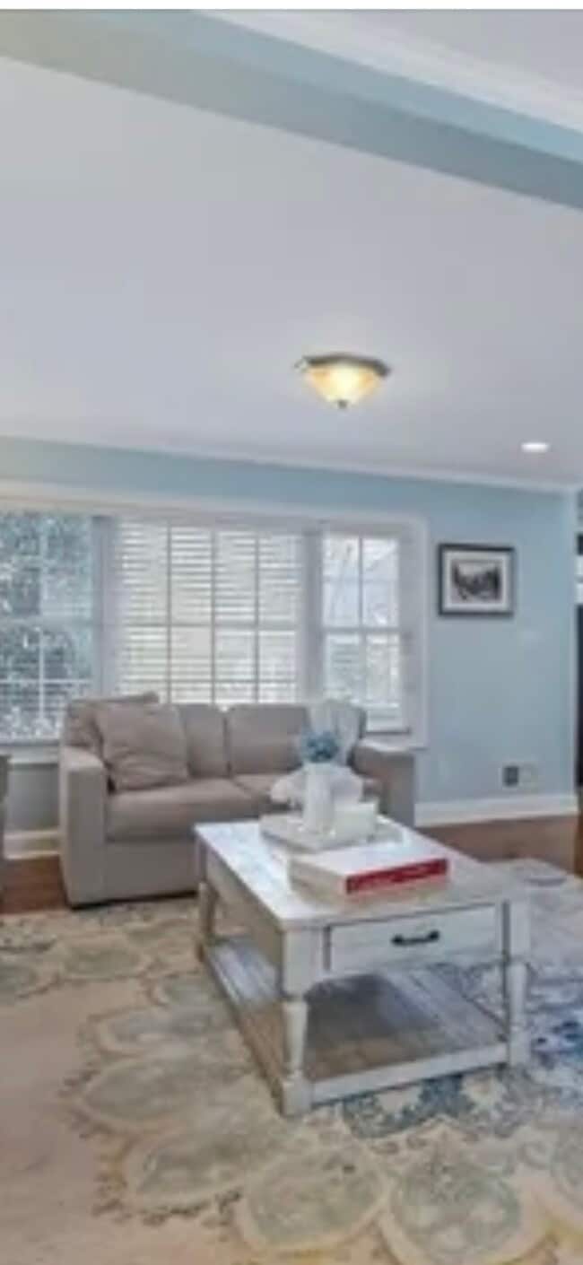 Building Photo - 530 Hort St