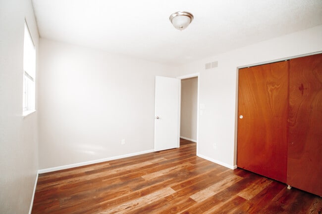 Building Photo - 653 Williamsville Ave