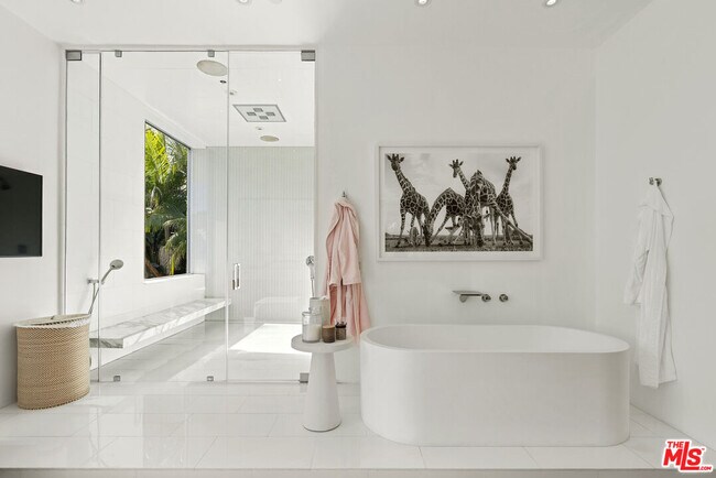 Building Photo - 1889 Rising Glen Rd