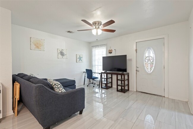 Building Photo - 1310 Harris Way