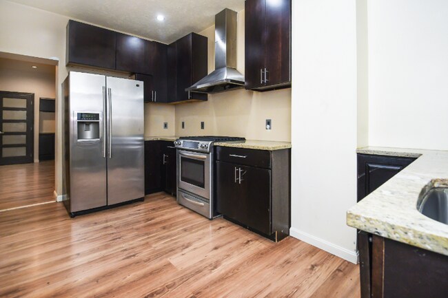 Building Photo - 92 S 24th St