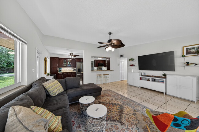 Building Photo - 211 S 57th Way