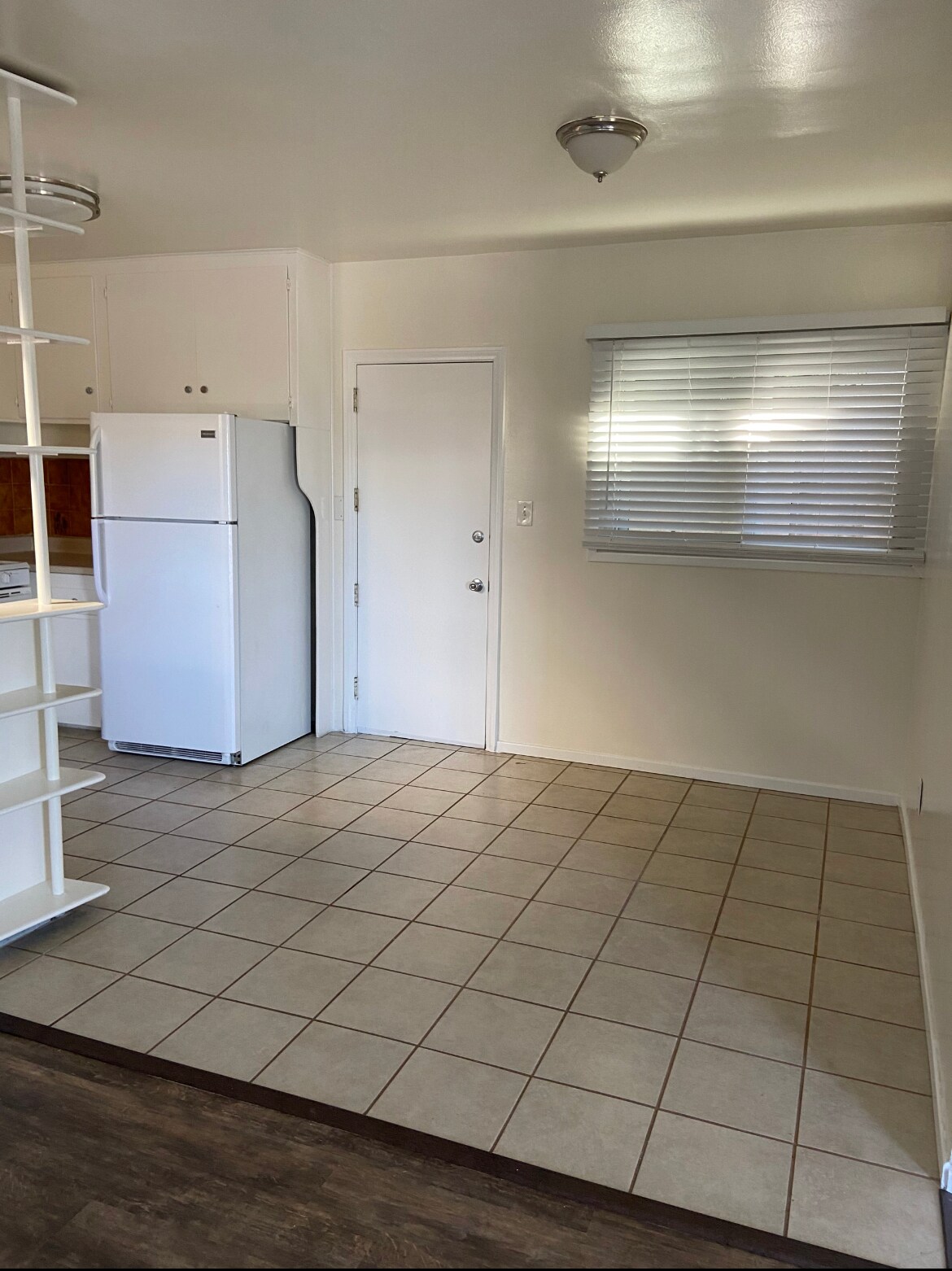 Building Photo - 956 Eucalyptus Dr