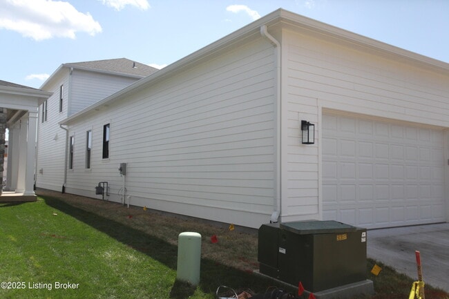 Building Photo - 6320 Pond Lily St