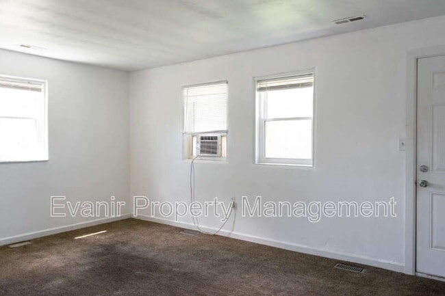 Building Photo - 509 E 3rd St