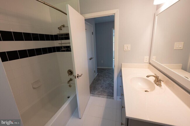 Building Photo - 4809 Piney Branch Rd