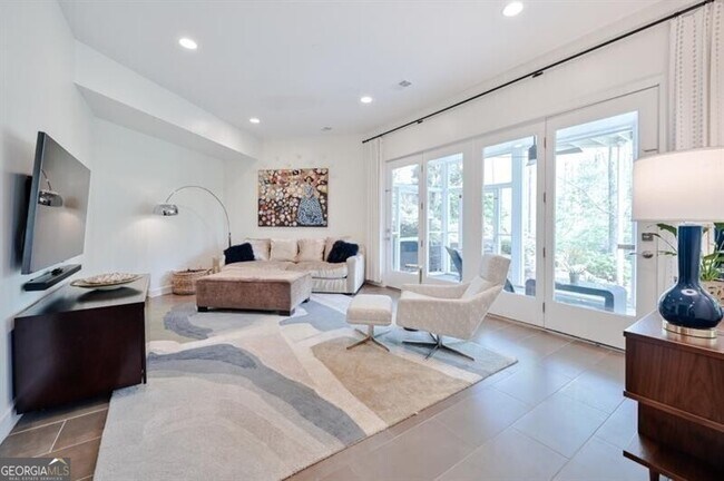 Building Photo - 625 Idlewood Dr NW