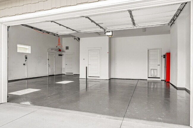 Building Photo - Beautiful split bedroom floorplan in the Sky Mesa Community!
