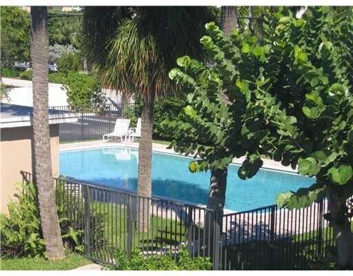 Building Photo - 2309 S Federal Hwy