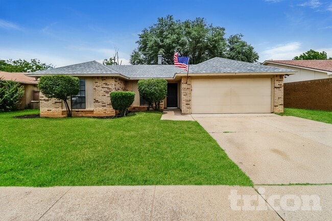 Building Photo - 6905 Forestview Dr