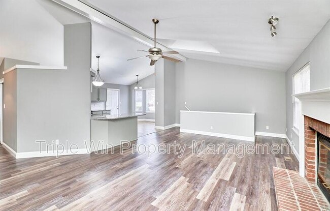 Building Photo - 121 Walnut Hill Dr