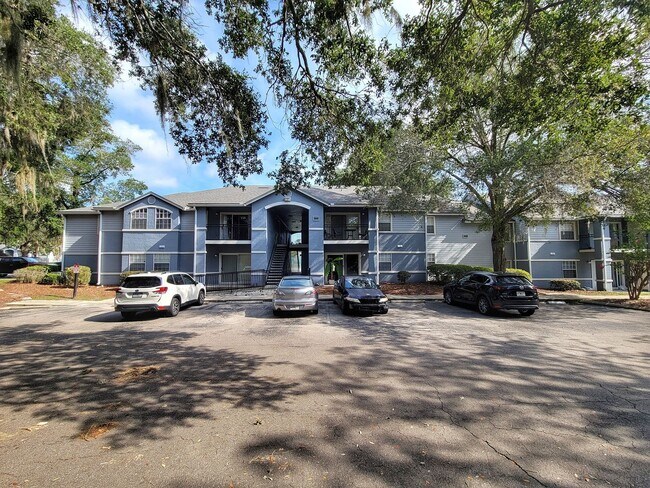 Building Photo - 3705 SW 27th St