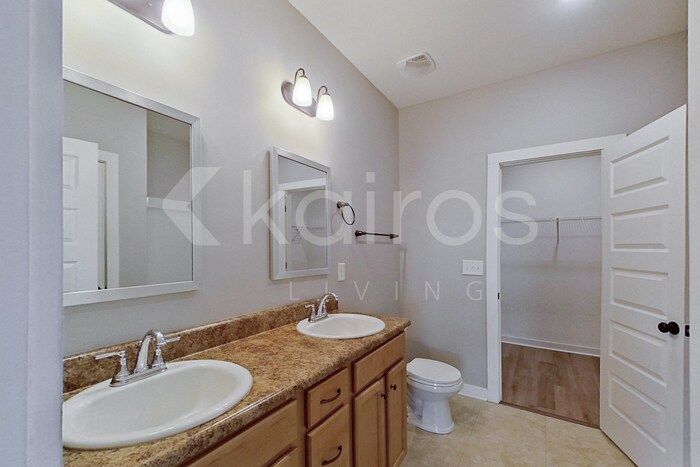 Building Photo - 7071 Shadesbrook Dr