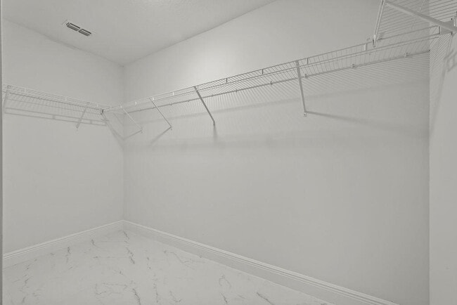 Building Photo - 362 NW Bayshore Blvd