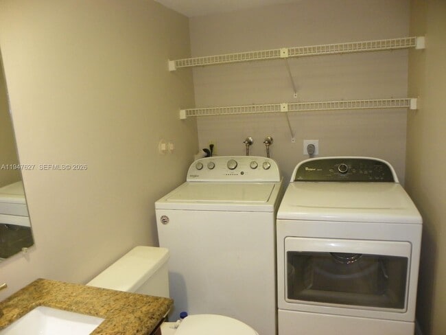 Building Photo - 4083 Forest Hill Dr