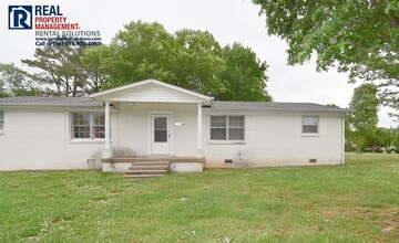 Building Photo - 1513 Lakeshore Dr