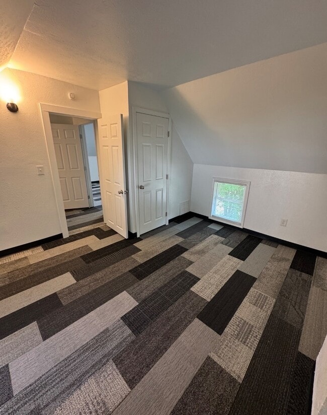 Building Photo - 601 W Wolf Ave