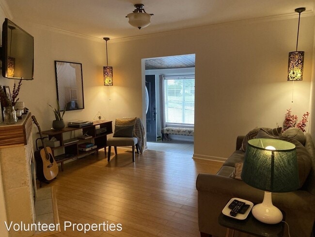 Building Photo - 3 br, 2 bath House - 401 Cleves St.