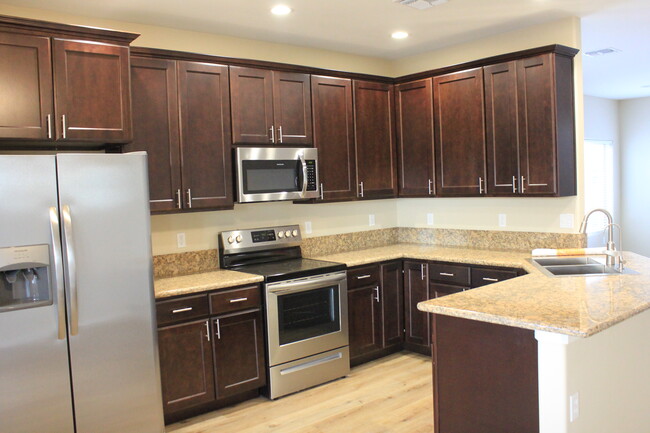 Building Photo - 9847 Prescott Dr