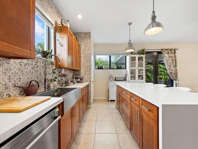 Building Photo - 16820 SW 109th Pl