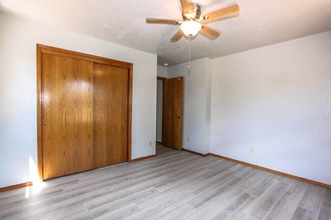 Building Photo - Williamson Valley Home with 3 Car Garage