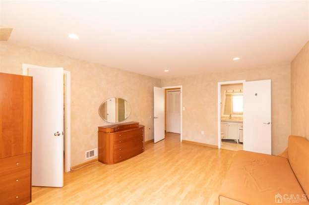 Building Photo - 1096 Schmidt Ln