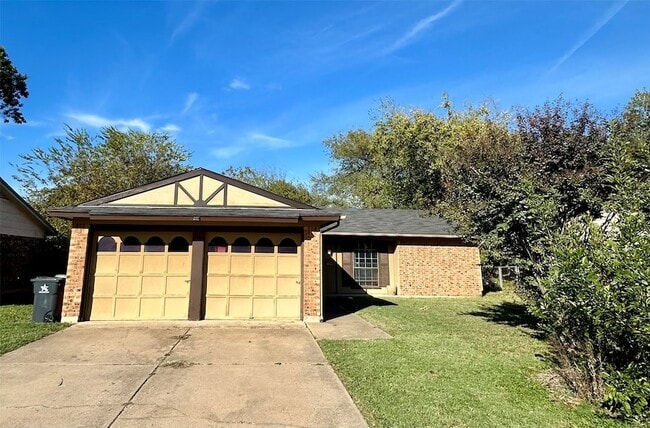 Building Photo - 1005 Waverly Dr