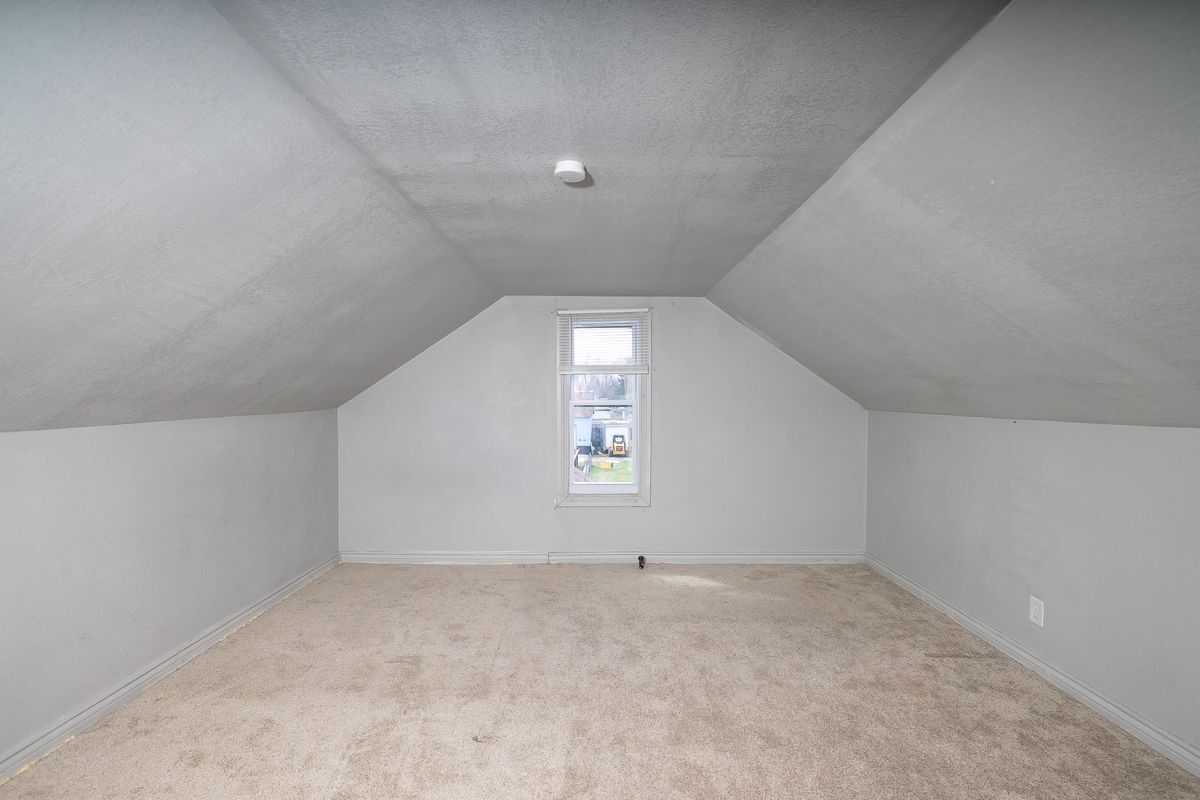 Building Photo - 6074 Tarnow St