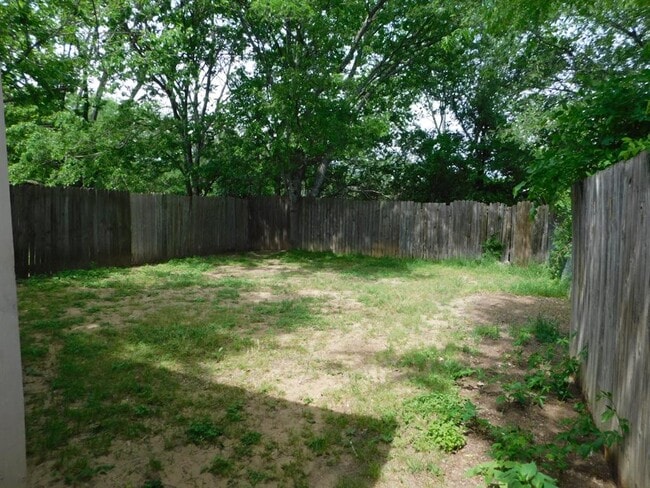 Building Photo - 7800 Brodie Ln
