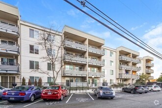 Building Photo - 949 N 35th St